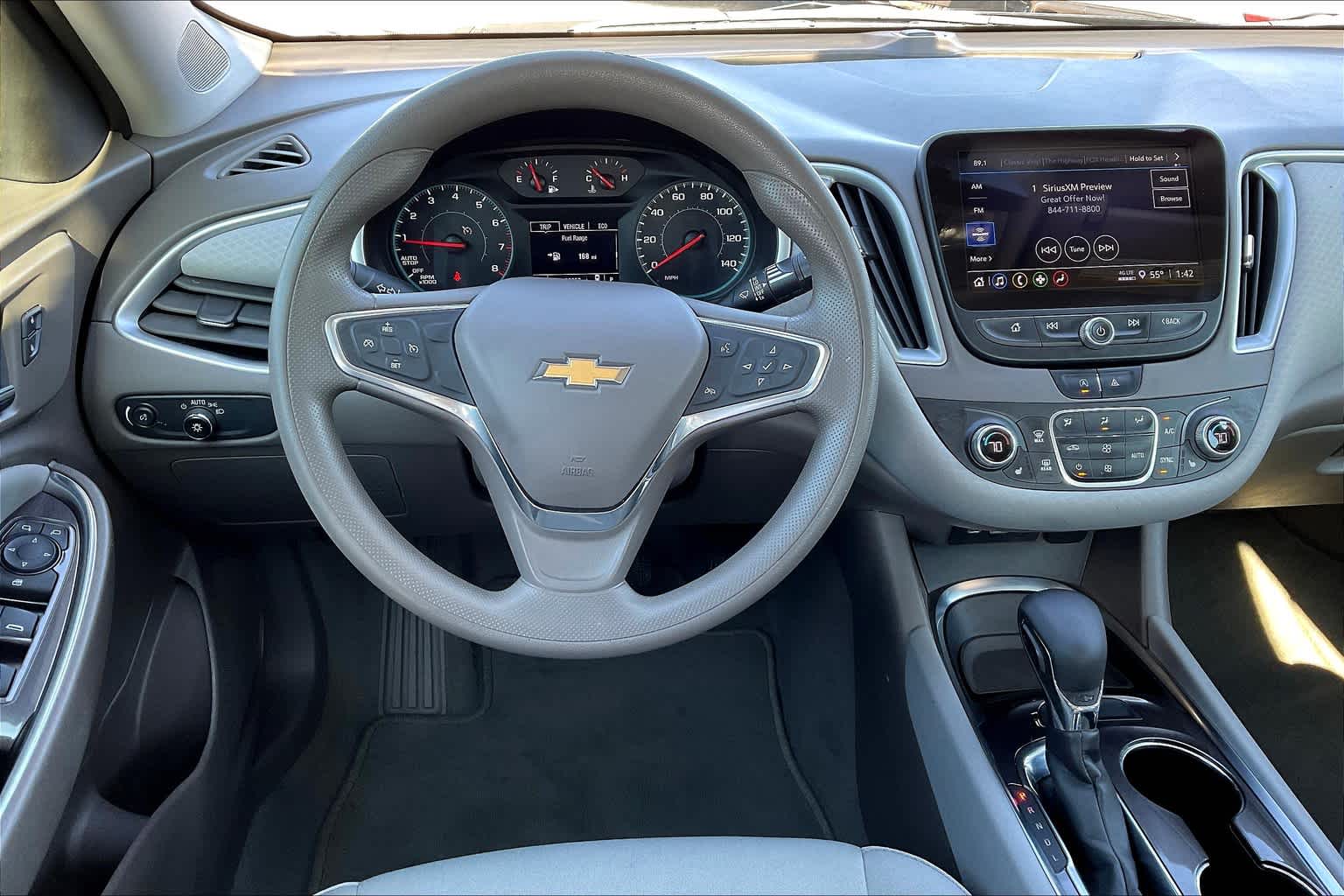 2022 Chevrolet Malibu photo 4