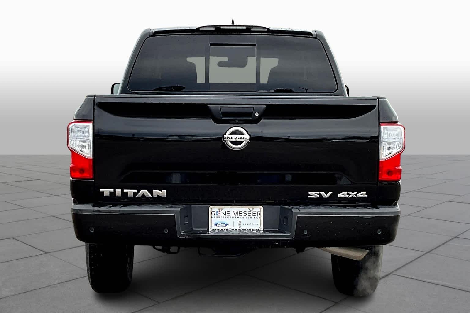2022 Nissan Titan SV photo 3
