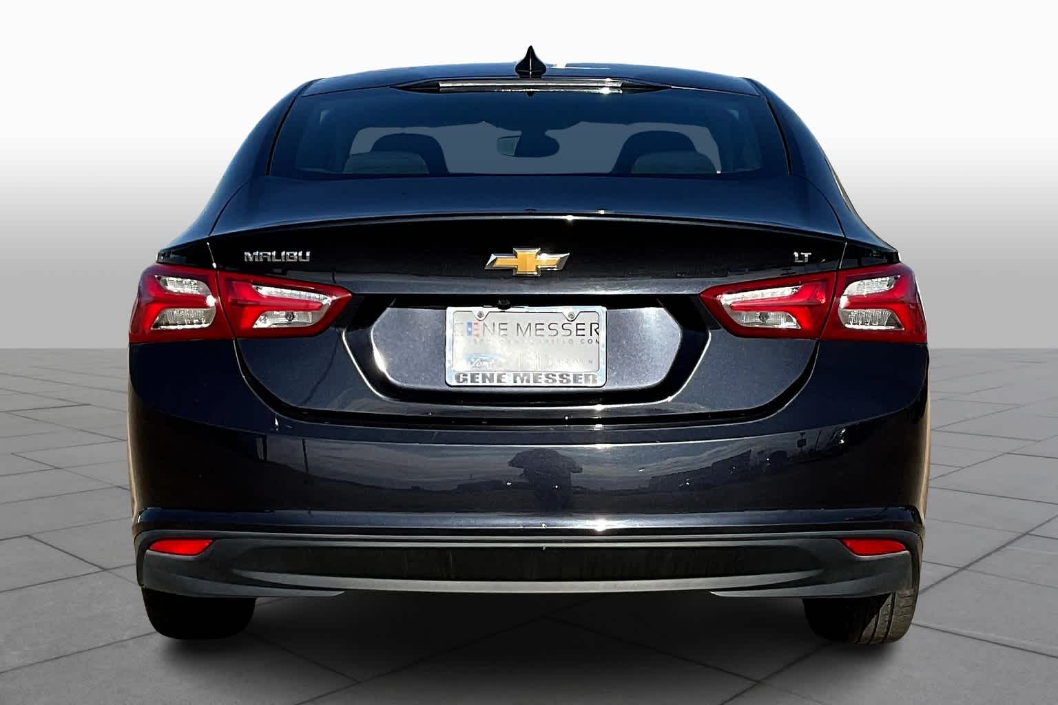 2022 Chevrolet Malibu photo 3