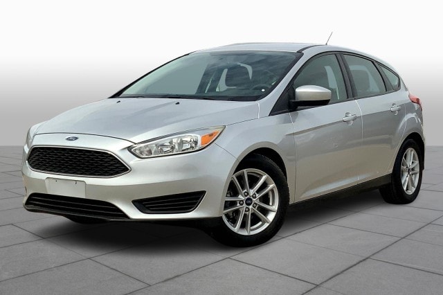 2018 Ford Focus SE's photo
