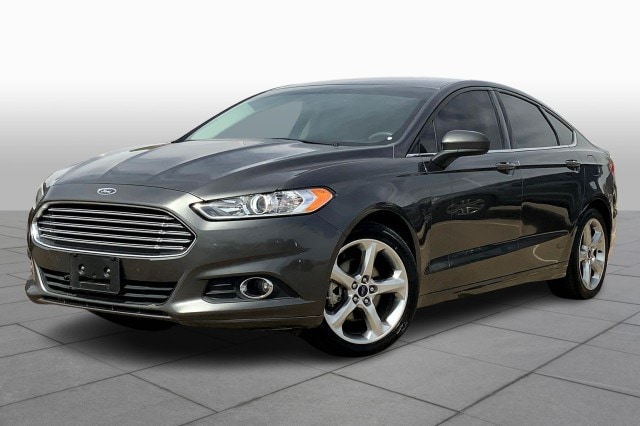 2016 Ford Fusion S's photo