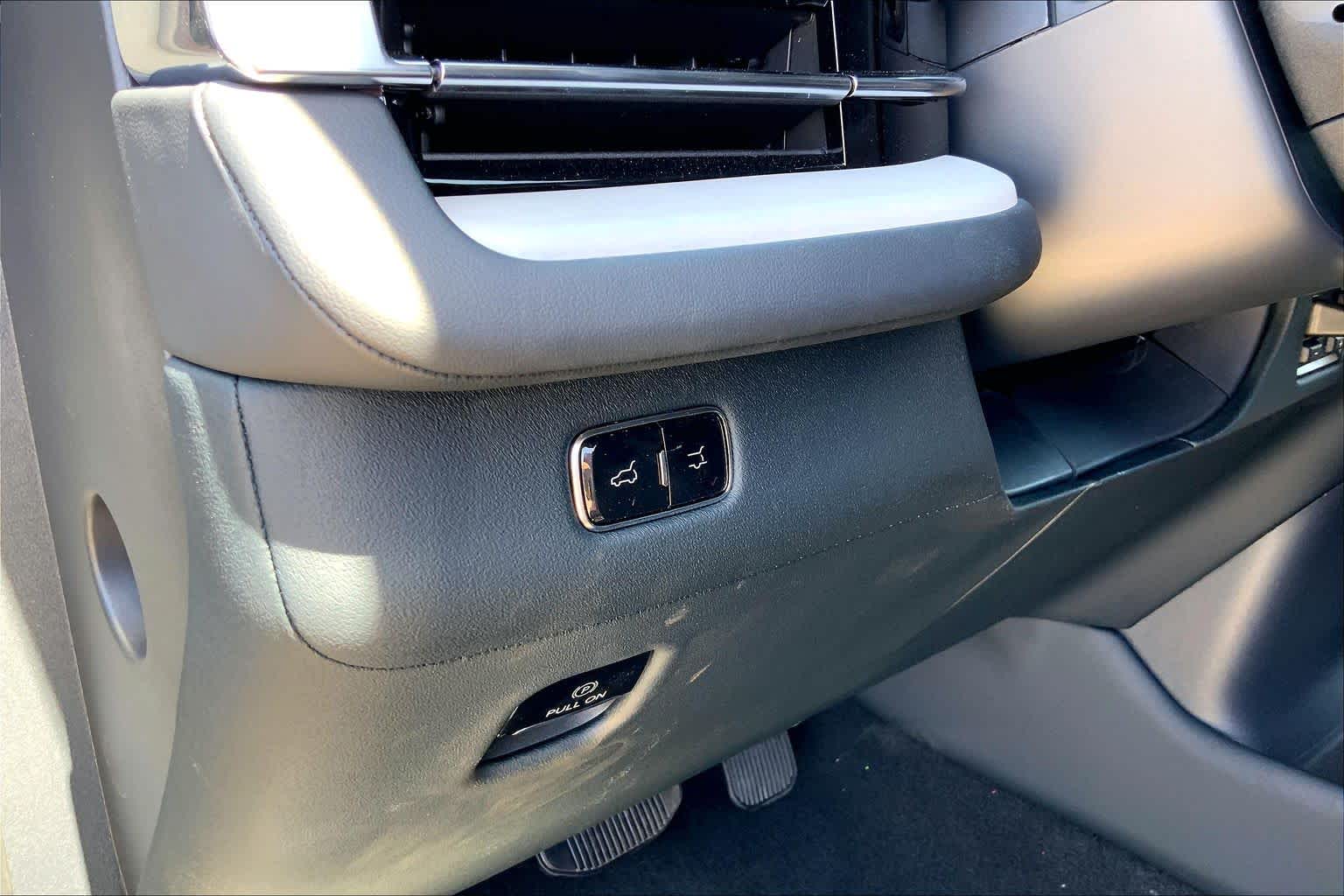 2026 Lincoln Navigator Reserve L - Photo 18