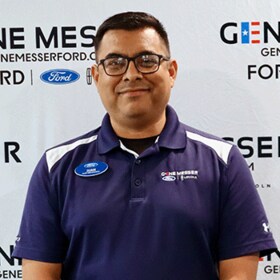 Staff member Juan Lopez from ID_a3a359660103