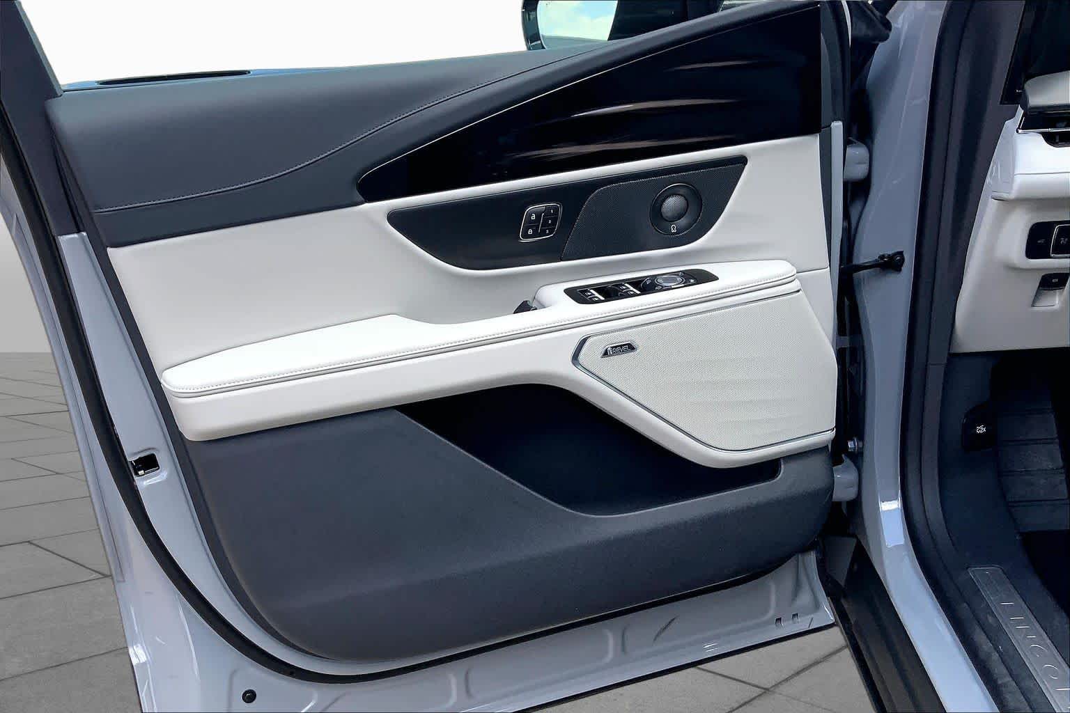 2026 Lincoln Nautilus Premiere - Photo 10