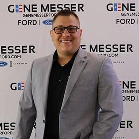 Staff member Hector Olivas from ID_48f68b0791c2