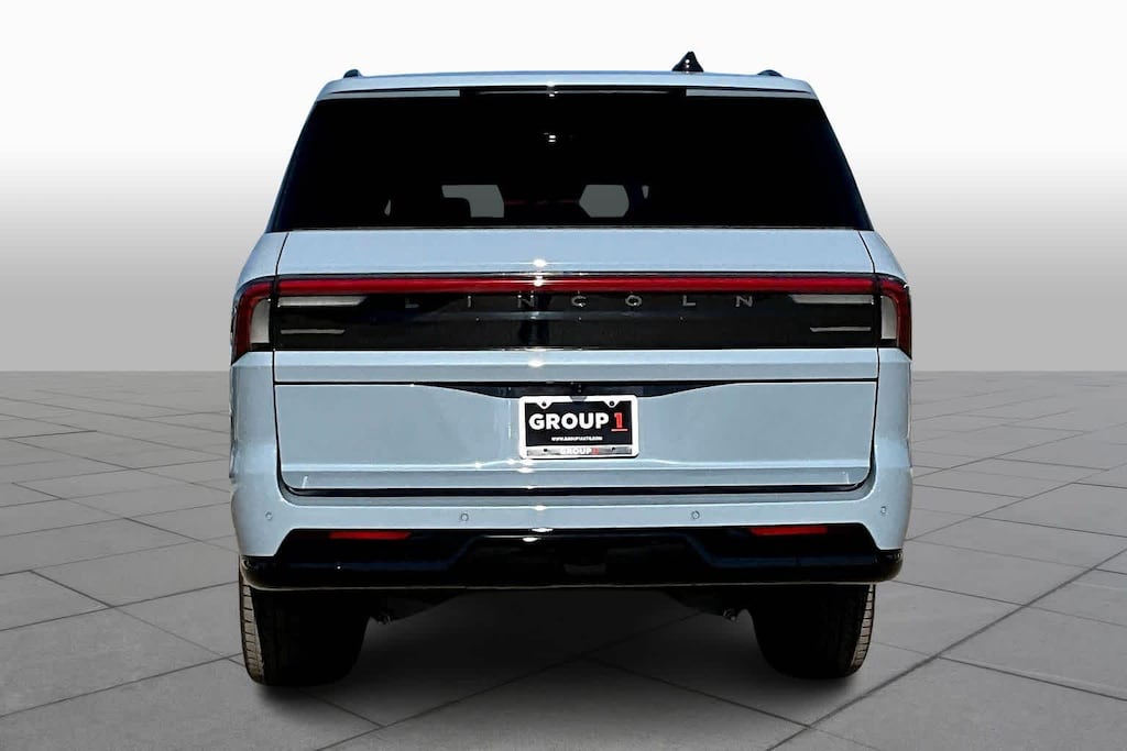 New 2025 Lincoln Navigator L Reserve 4x4