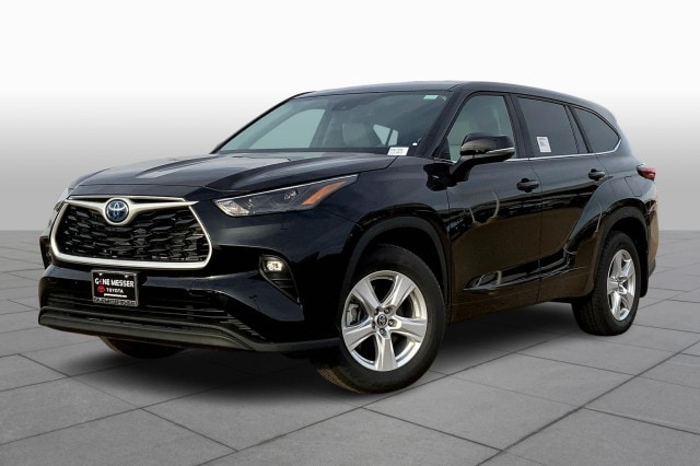 2023 Toyota Highlander LE's photo