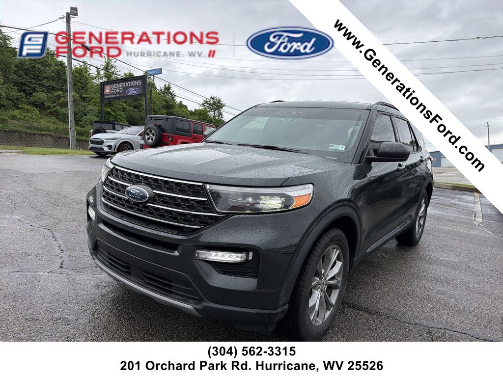 2022 Ford Explorer XLT 4WD's photo