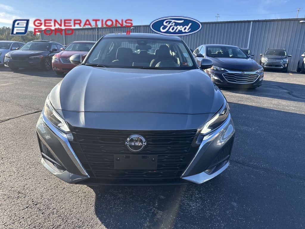 Used 2023 Nissan Altima 2.5 SV Sedan