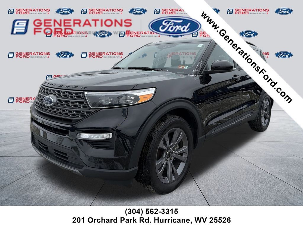 2023 Ford Explorer XLT's photo