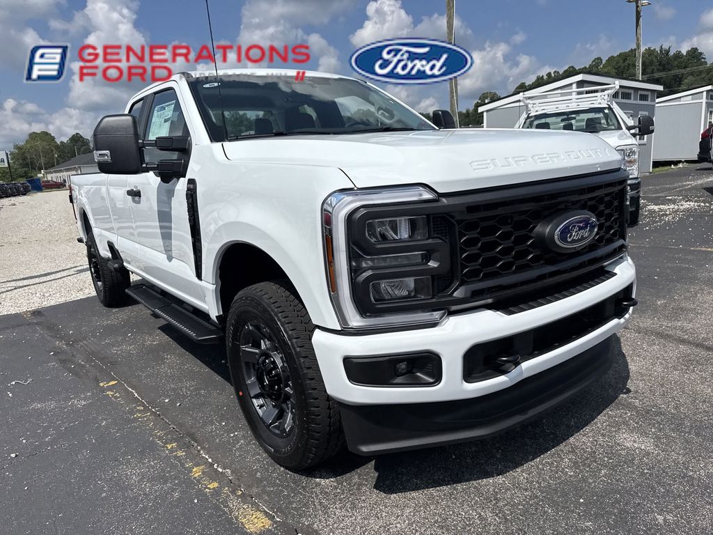 2025 Ford F-350 photo 3
