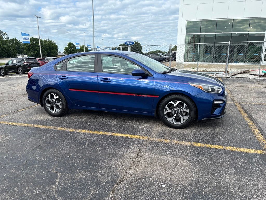 Used 2021 Kia Forte LXS with VIN 3KPF24AD5ME318500 for sale in Hurricane, WV