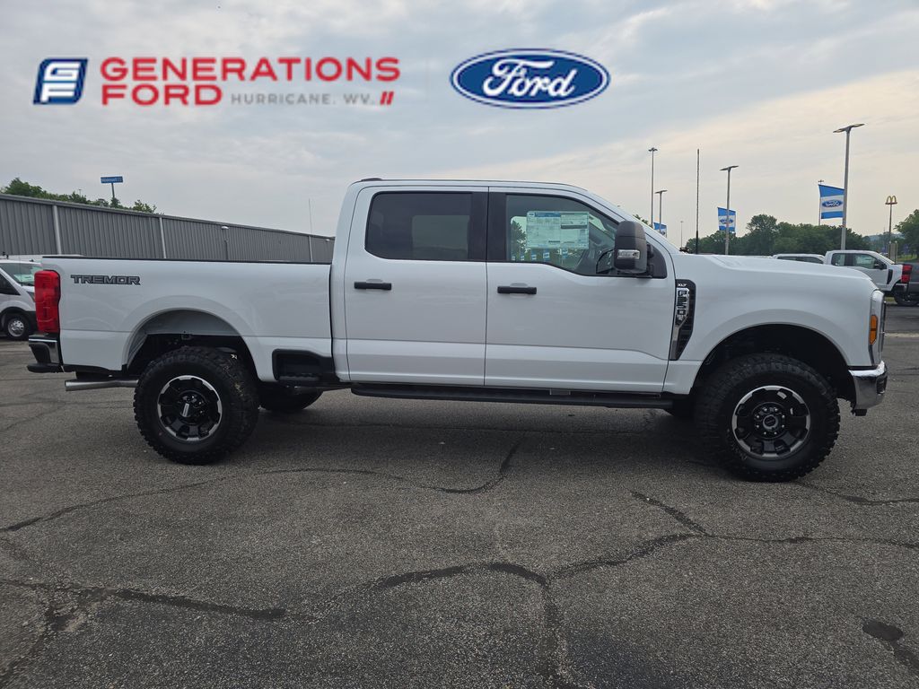 2025 Ford F-350 photo 3