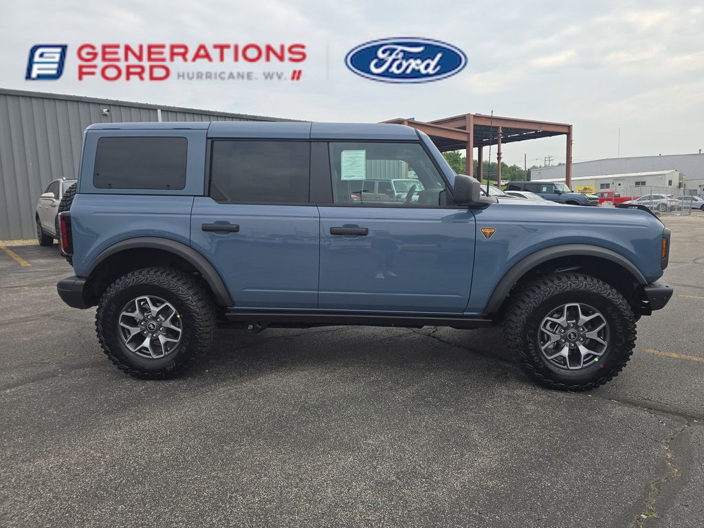2025 Ford Bronco Badlands photo 3