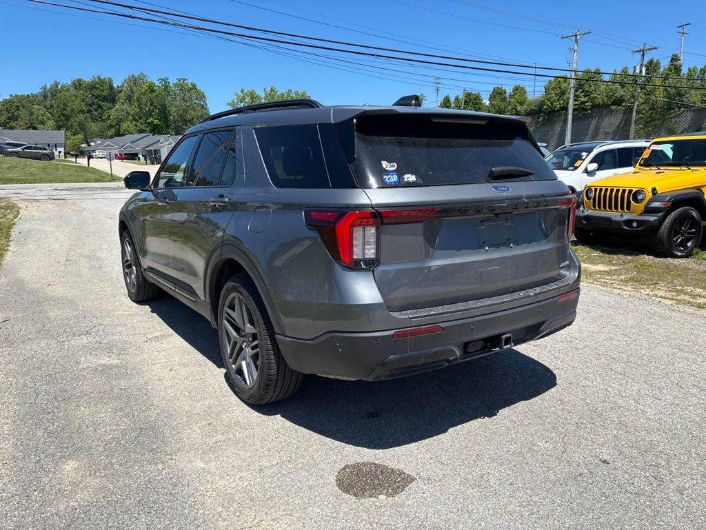 2026 Ford Explorer ST-LINE 4WD's photo