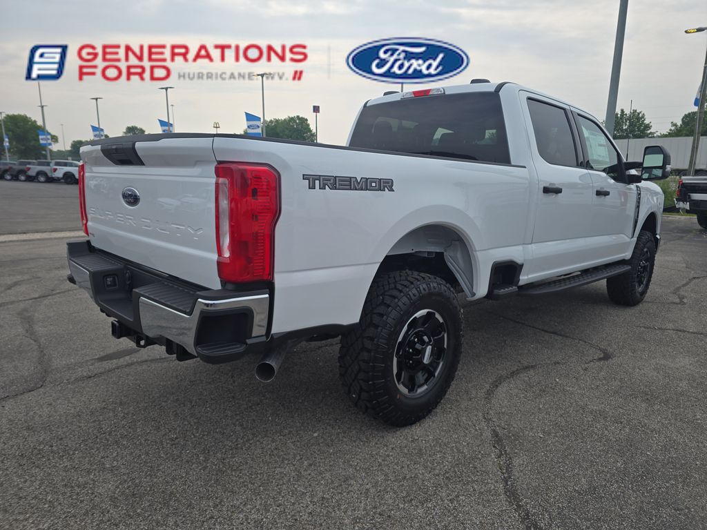 2025 Ford F-350 photo 4