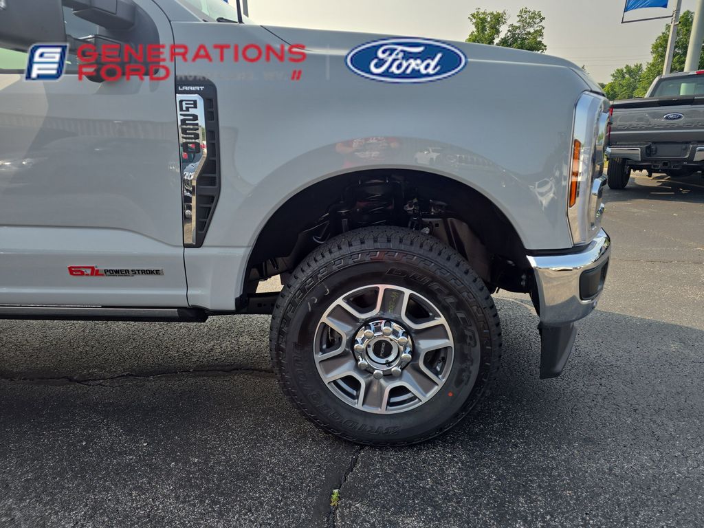 2025 Ford F-250 photo 2