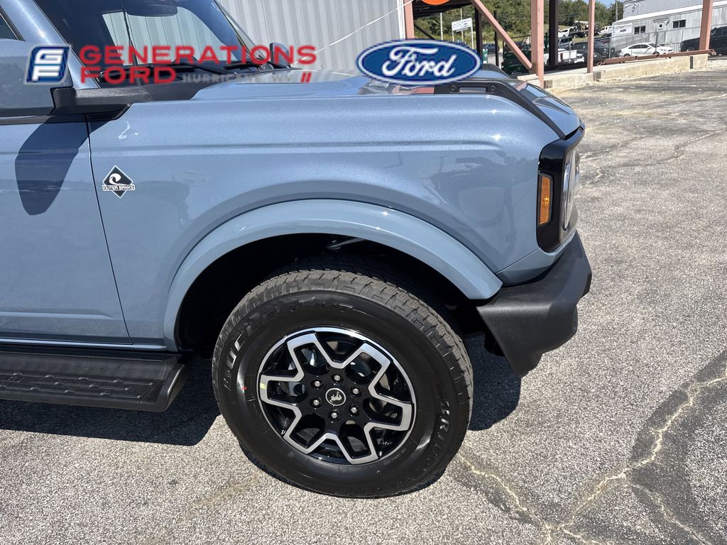 2025 Ford Bronco Outer Banks photo 4