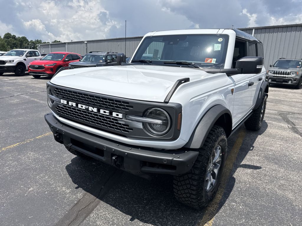 2025 Ford Bronco SUV 