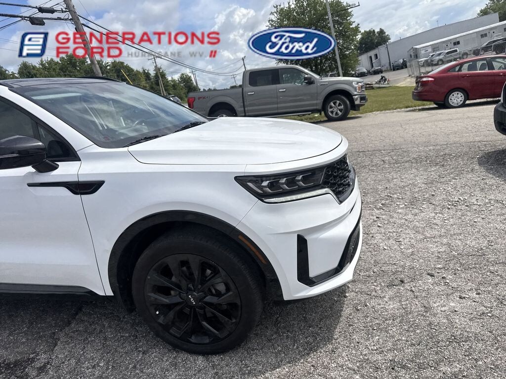Used 2023 Kia Sorento SX SUV