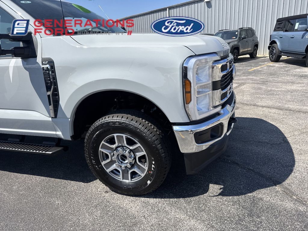2025 Ford F-250 photo 4
