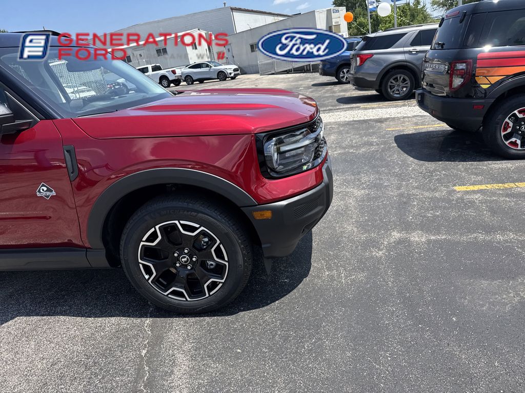 2025 Ford Bronco Sport Outer Banks photo 2