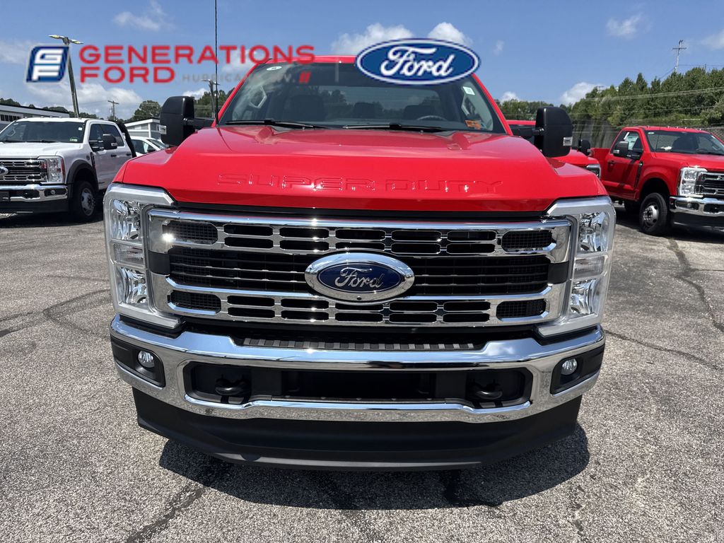 2025 Ford F-250 photo 2