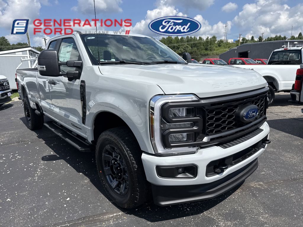 2025 Ford F-350 photo 2