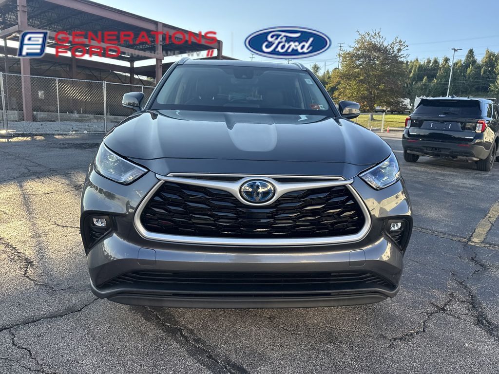 2024 Toyota Highlander Hybrid XLE photo 3