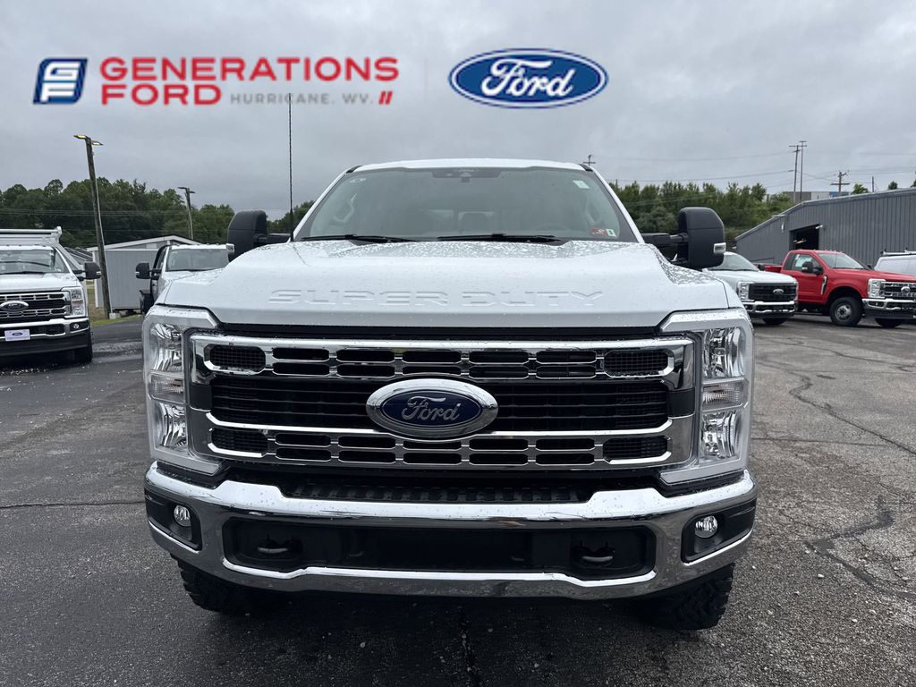 2025 Ford F-350 photo 2