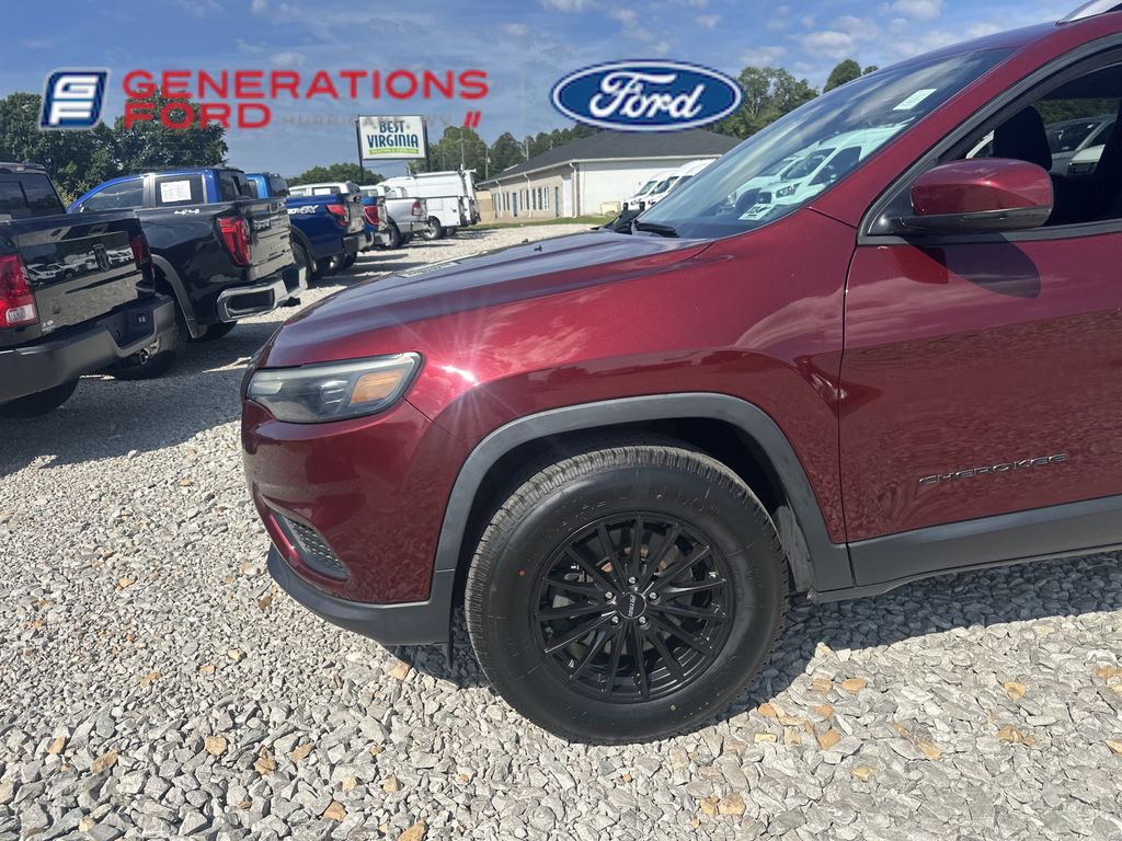 Used 2020 Jeep Cherokee Latitude with VIN 1C4PJMCB8LD580059 for sale in Hurricane, WV