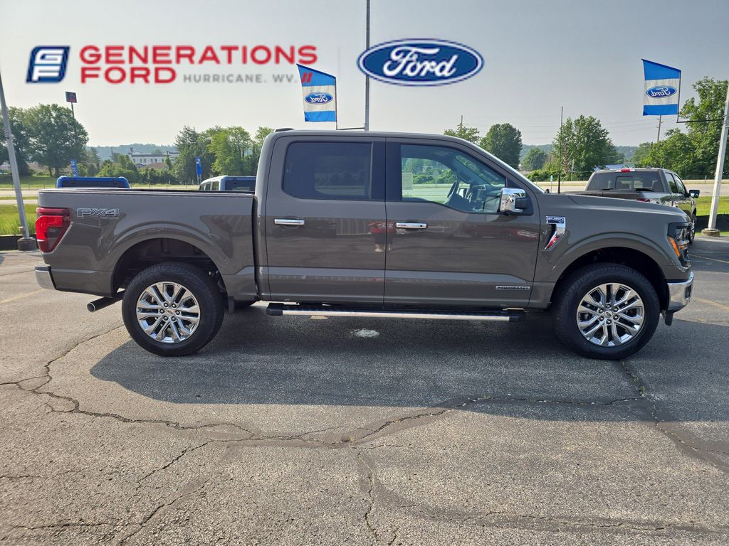 2025 Ford F-150 XLT photo 3