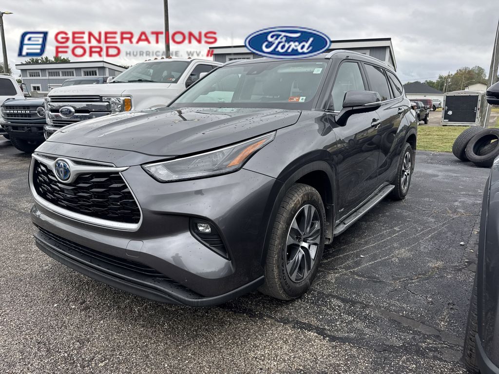 2024 Toyota Highlander Hybrid XLE photo 2