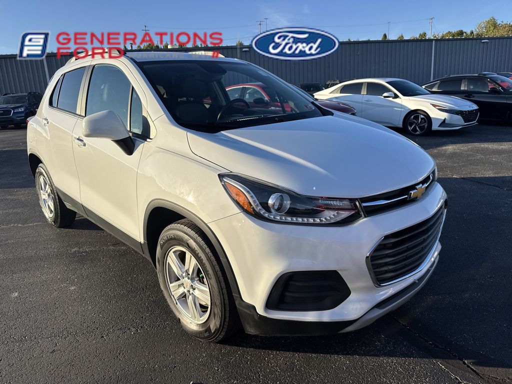 2022 Chevrolet Trax LT photo 3