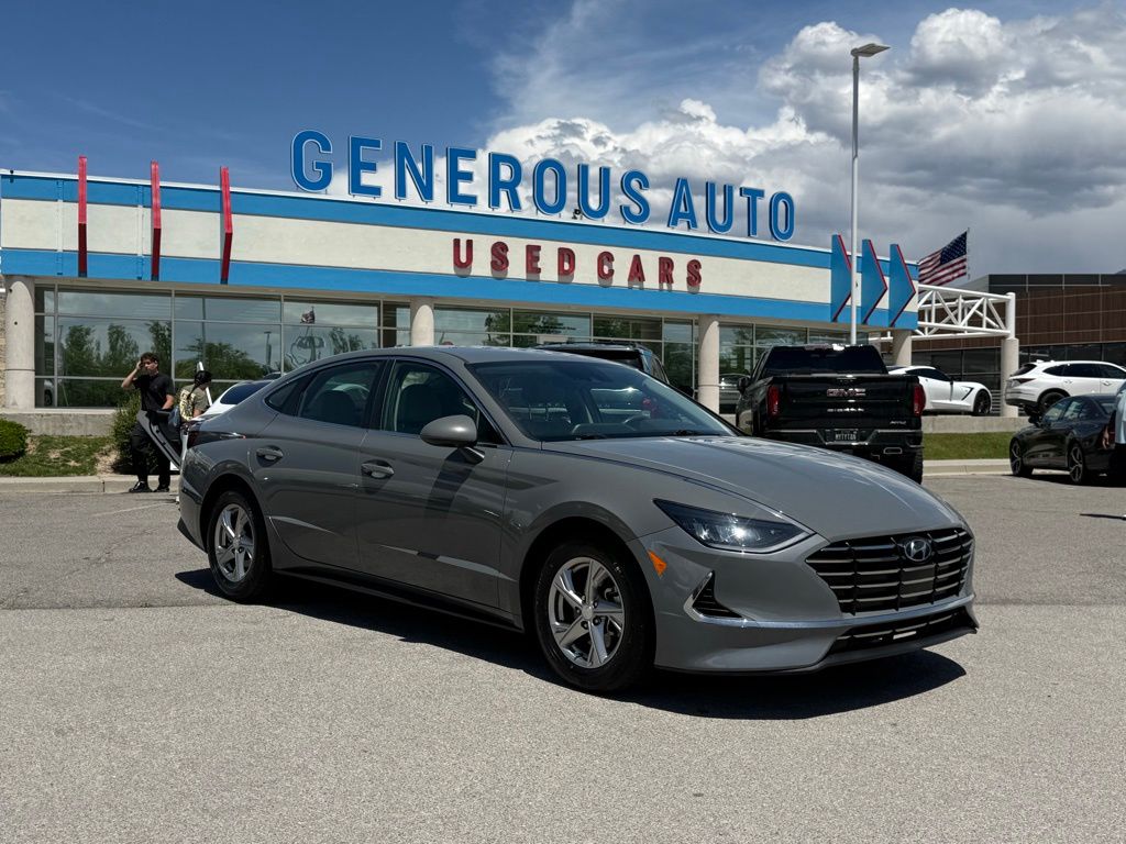 2022 Hyundai Sonata SE's photo
