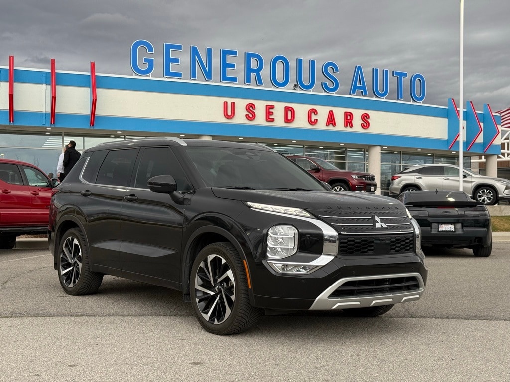 2022 Mitsubishi Outlander SEL Special Edition's photo
