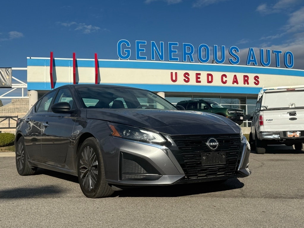 Used 2024 Nissan Altima 2.5 SV Sedan