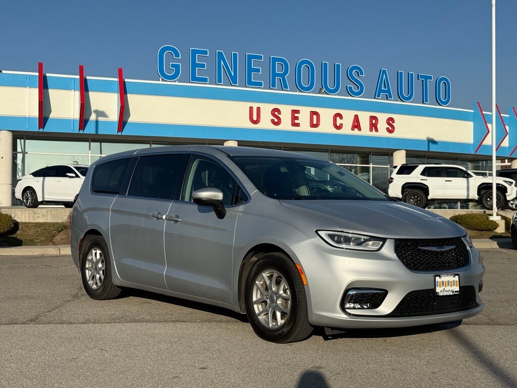 2023 Chrysler Pacifica Touring L