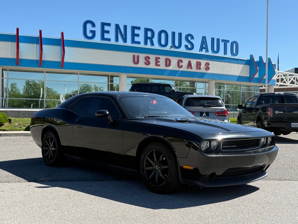 2013 Dodge Challenger SXT's photo