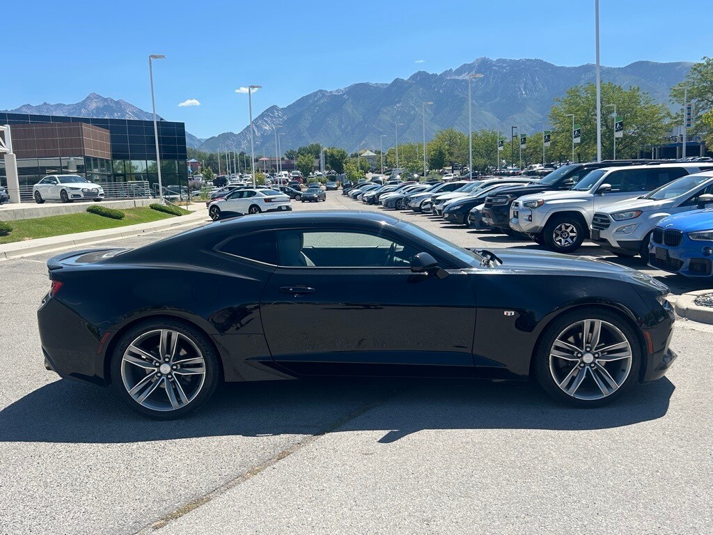 2017 Chevrolet Camaro 1LT photo 2
