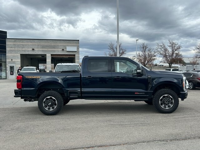 2023 Ford F-250 photo 2