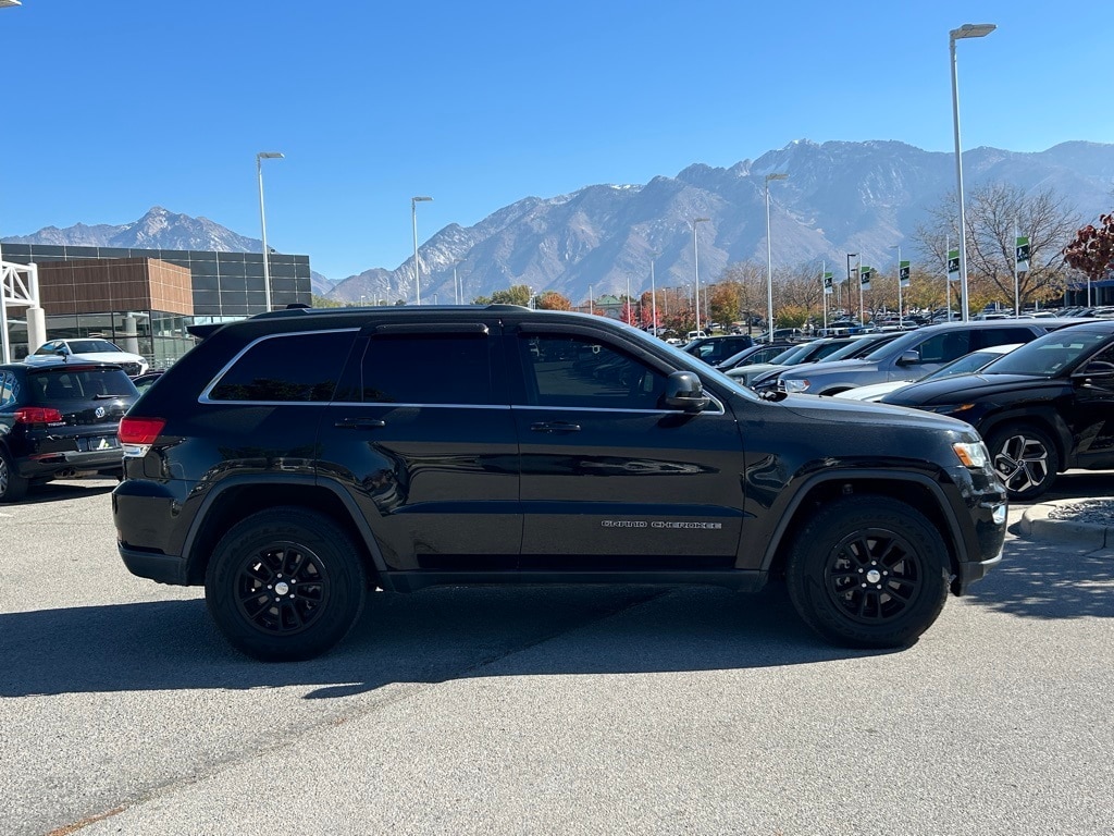 Used 2018 Jeep Grand Cherokee Laredo 4x4 SUV