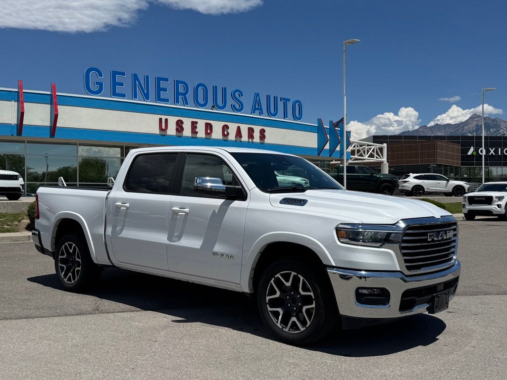 2025 RAM 1500 Laramie 4x4 Crew Cab 5'7's photo