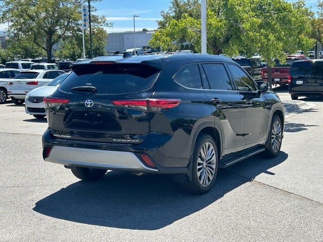 2021 Toyota Highlander Platinum photo 3