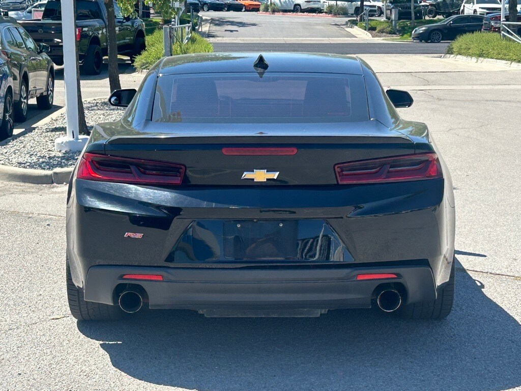 2017 Chevrolet Camaro 1LT photo 4
