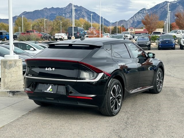 2023 Kia EV6 Wind photo 2