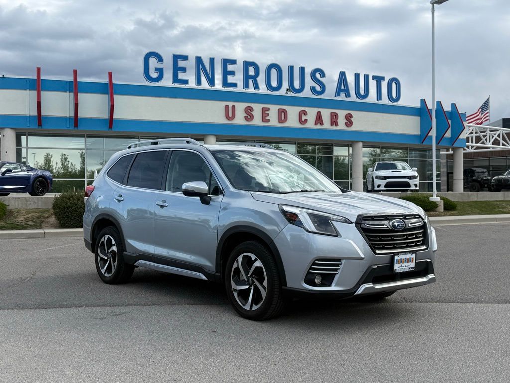 2022 Subaru Forester Touring's photo