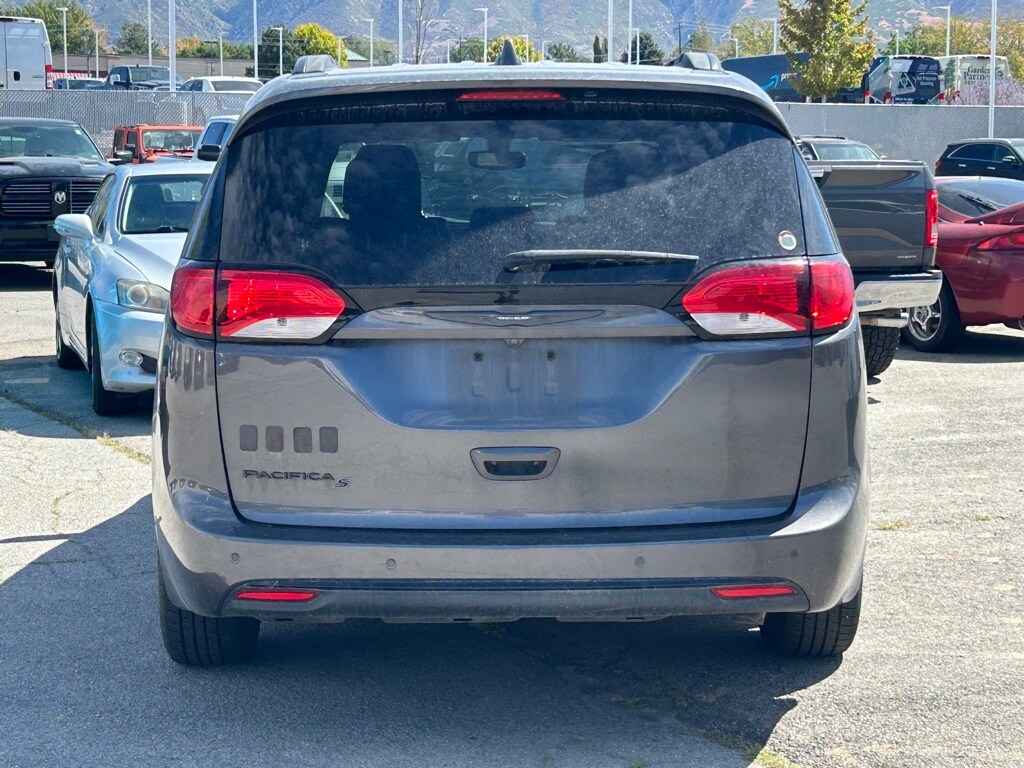 2019 Chrysler Pacifica Touring Plus photo 4