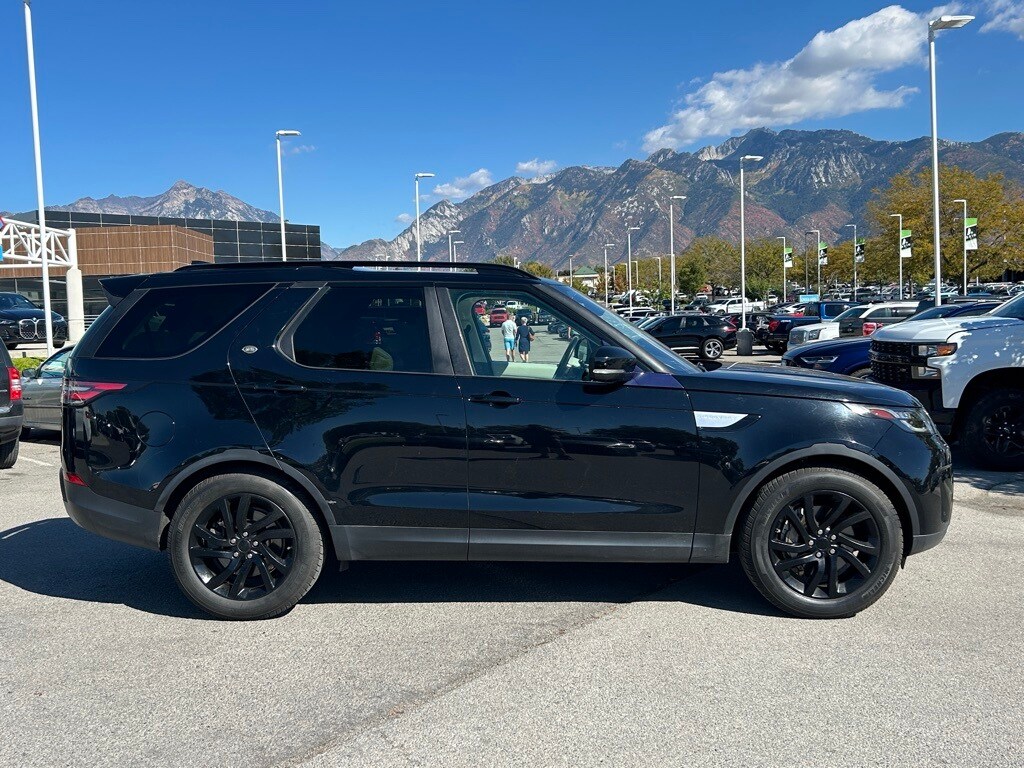 2018 Land Rover Discovery HSE photo 2