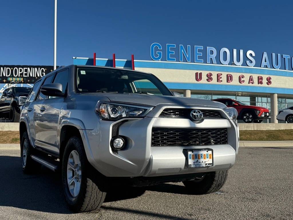 2014 Toyota 4Runner SR5's photo